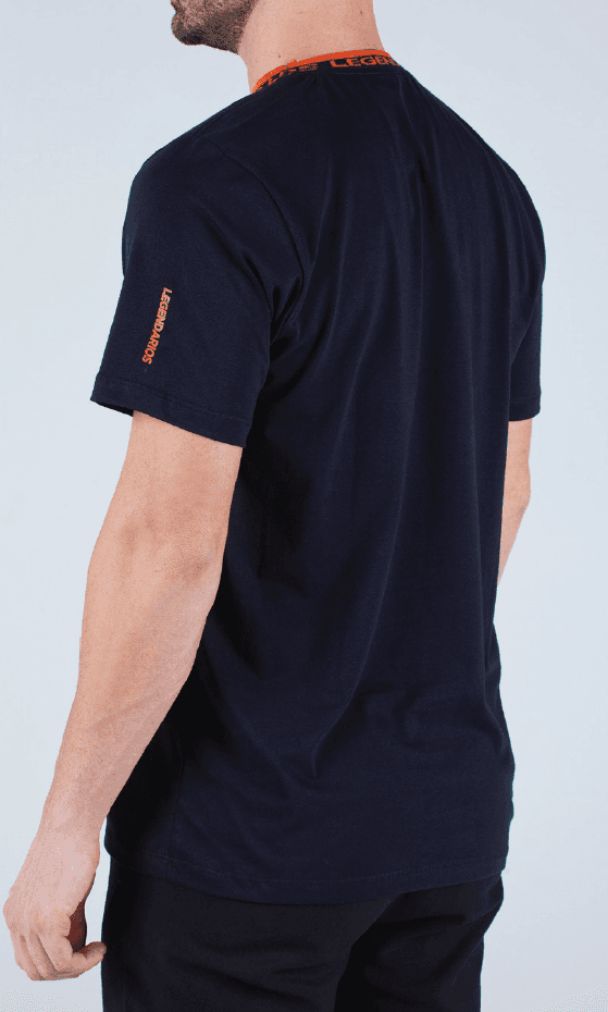 Camiseta Gola Retilinea